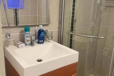 پانسیون Triple T Guest House