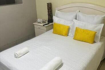 پانسیون Triple T Guest House
