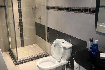 پانسیون Triple T Guest House