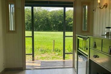 Tiny House, Pipowagen Onder De Kastanje