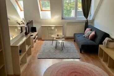 ツーリストアパートメント Studio Loft