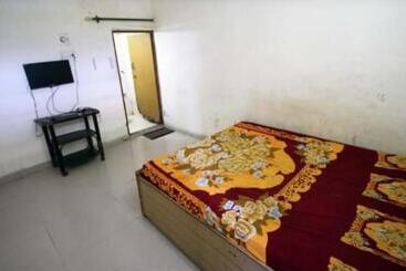 هتل New Agra Guest House By Wb Inn