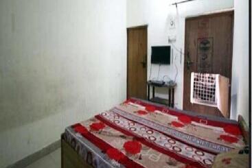 هتل New Agra Guest House By Wb Inn