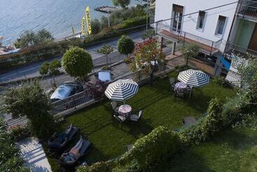 هتل Albergo Villa Edera