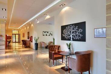 Apart Hotel Golden Line