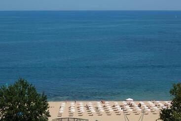 Apart Hotel Golden Line