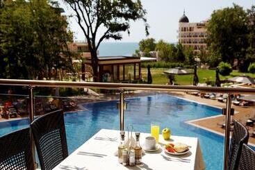 Apart Hotel Golden Line