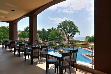 Apart Hotel Golden Line