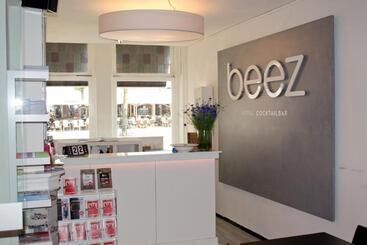 هتل Beez