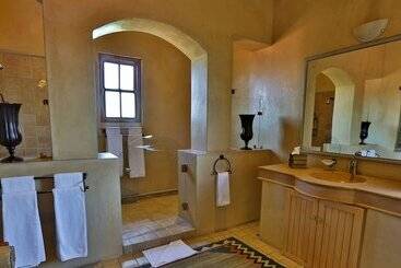 هتل Castello Di Monte