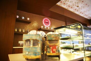 هتل Golden Tulip  Jaipur