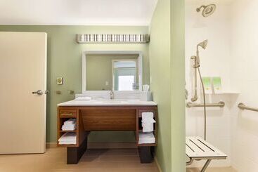 هتل Home2 Suites By Hilton Fargo, Nd