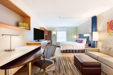 هتل Home2 Suites By Hilton Fargo, Nd