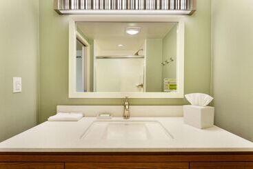 هتل Home2 Suites By Hilton Fargo, Nd