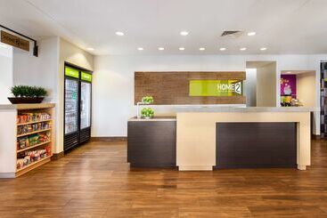 هتل Home2 Suites By Hilton Fargo, Nd