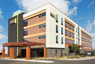 هتل Home2 Suites By Hilton Fargo, Nd