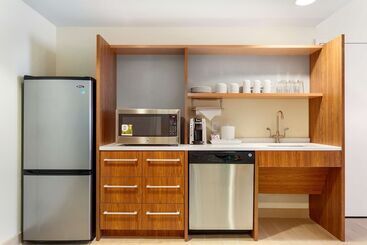 هتل Home2 Suites By Hilton Fargo, Nd