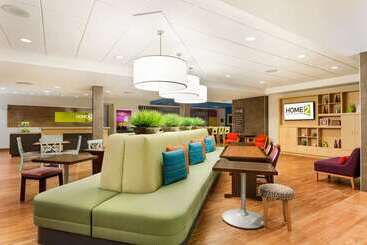 هتل Home2 Suites By Hilton Fargo, Nd