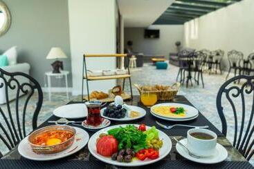 هتل The Mori Club