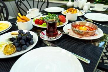 هتل The Mori Club