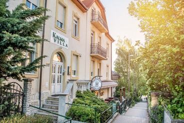 Kalma, Kalma Villa, Apart