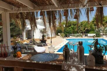 تختخواب و صبحانه Romantico Wellness Casa Veronica