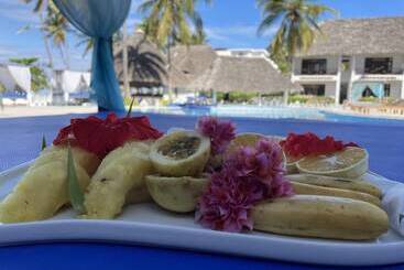 هتل Five Palms Bwejuu
