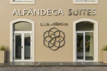 هتل Oasis Tarrafal Alfandega Suites