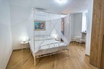 Пансион Around Lago Maggiore Rooms