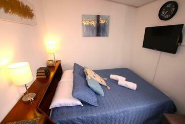 تختخواب و صبحانه F&m Guesthouse