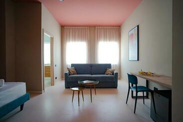 تختخواب و صبحانه La Maison   Boutique Rooms