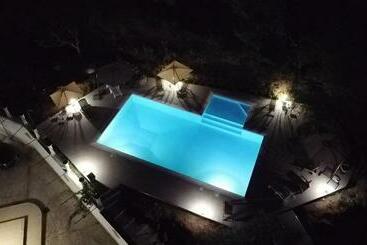 تختخواب و صبحانه Villa Kirù