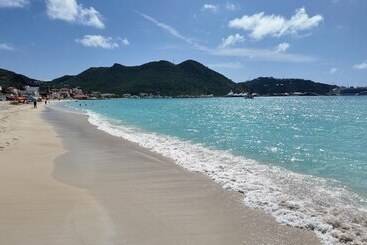 Charming 1 Bed Studio In Simpson Bay Beacon Hill