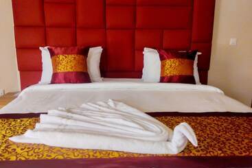 Golden Tulip Garden City Hotel   Rivotel