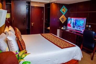 Golden Tulip Garden City Hotel   Rivotel