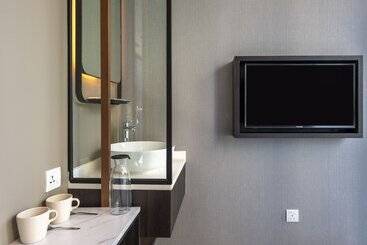 Beverly Hotels Elements