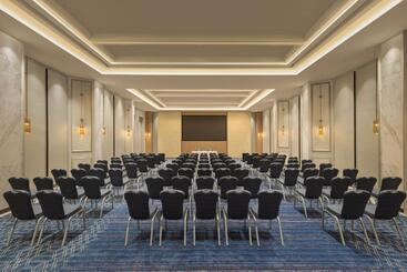هتل Fairfield By Marriott Mumbai International Airport