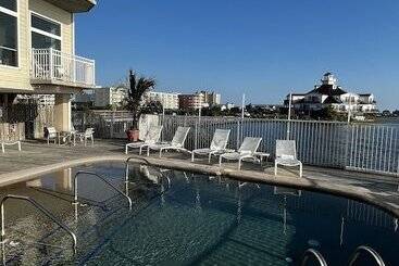 هتل Lighthouse Club