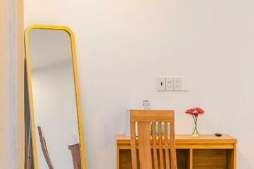 Vuon Xuan Hotel   Stay 24h