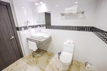 Basha Hotel & Restaurant