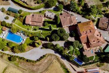 هتل Borgo Graziani