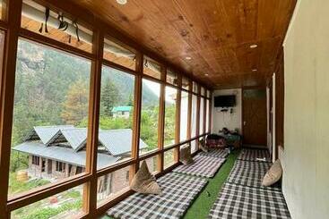 هتل Moksha Woodhouse