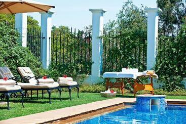 هتل The Manor At Ngorongoro