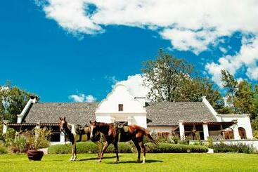 هتل The Manor At Ngorongoro