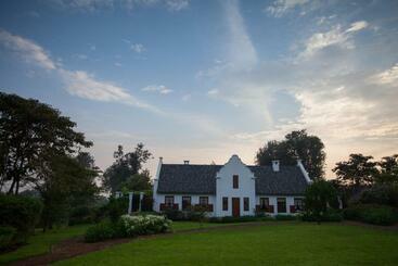 هتل The Manor At Ngorongoro