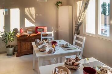 La S Volta Vanzago Bed And Breakfast