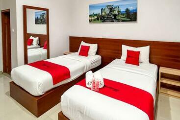 Reddoorz Plus @ Grand Tabona Hotel Ternate