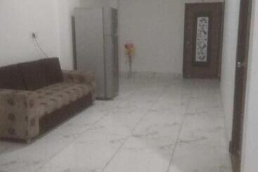 هتل Oyo 91128  Mongoose Palace