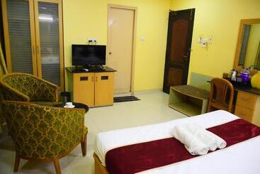 Nakshatree Hotels, Maruthi Residency  Mogappair