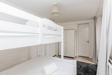 Park End House   Parking, Pet Friendly